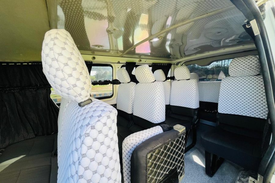 Toyota HiAce Grand Cabin LES-1728
